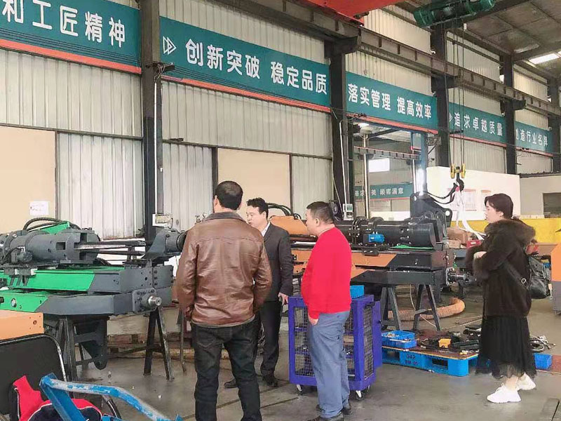機(jī)載式巖石劈裂機(jī)一開(kāi)能產(chǎn)多少方？